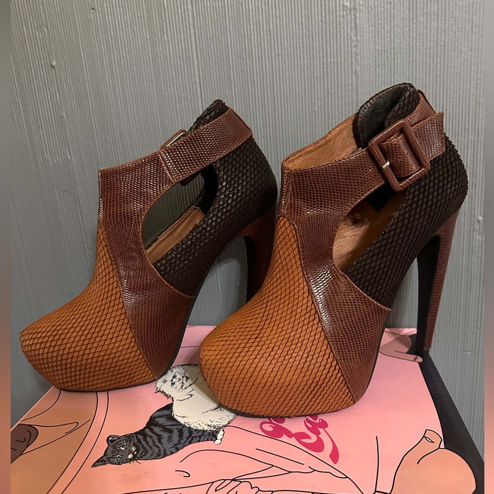 Jeffrey  Campbell size: 8